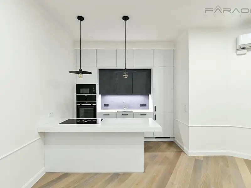 Pronájem bytu 4+kk 118 m², Praha – náhled fotky 2