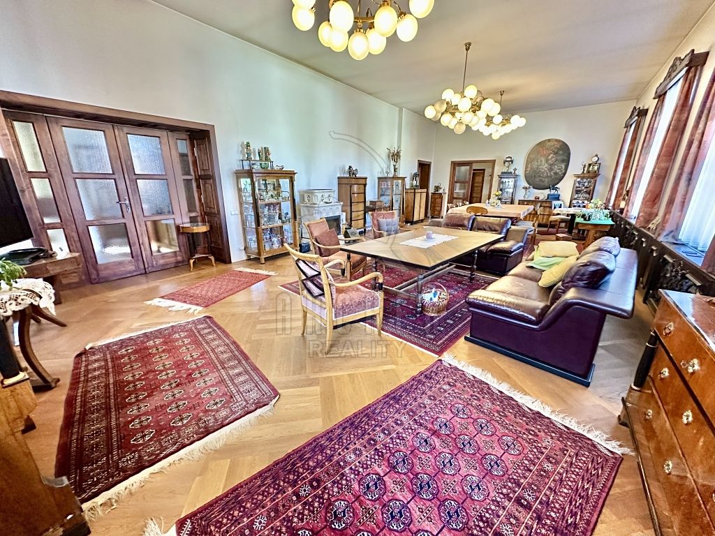 Prodej rodinného domu 553 m², pozemek 1727 m² – fotografie 4