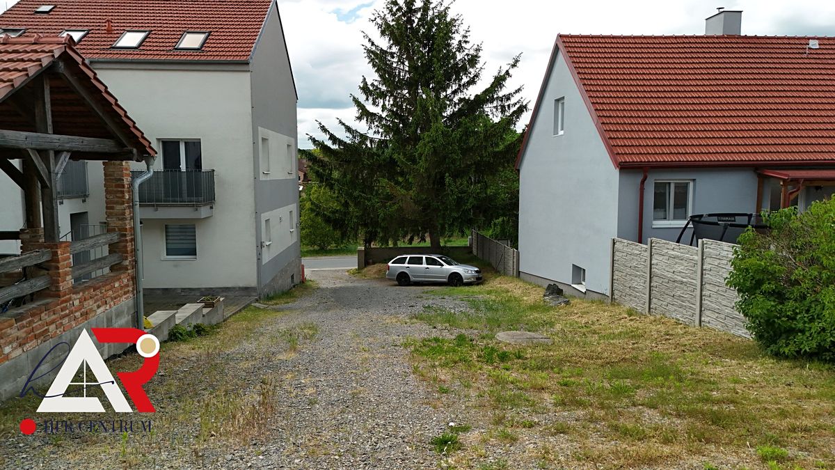 Prodej stavebního pozemku 471 m² – fotografie 2