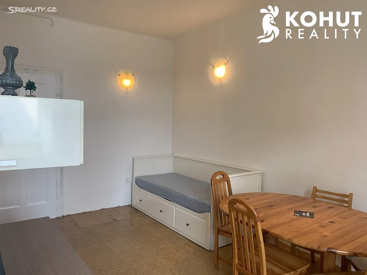 Pronájem bytu 3+1 92 m² – pohled 2