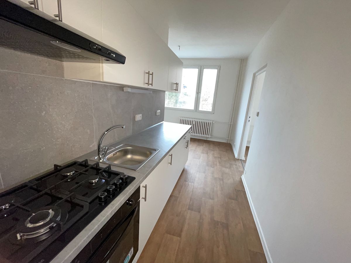 Pronájem bytu 3+1 68 m² – fotografie 2