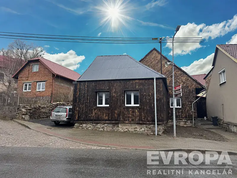 Prodej rodinného domu 200 m², pozemek 384 m², Proseč – náhled fotky 1