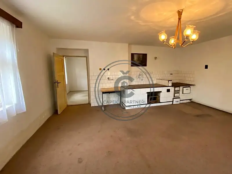 Prodej rodinného domu 180 m², pozemek 1159 m², Klučenice – náhled fotky 3