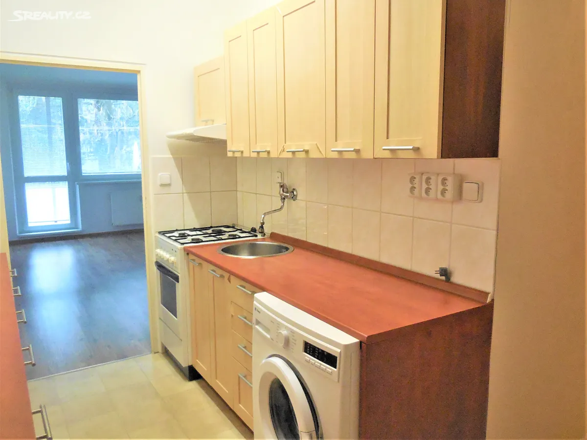 Pronájem bytu 1+kk 35 m², Zlín