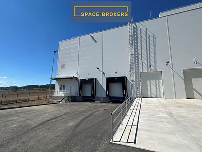 Pronájem skladového prostoru 990 m²