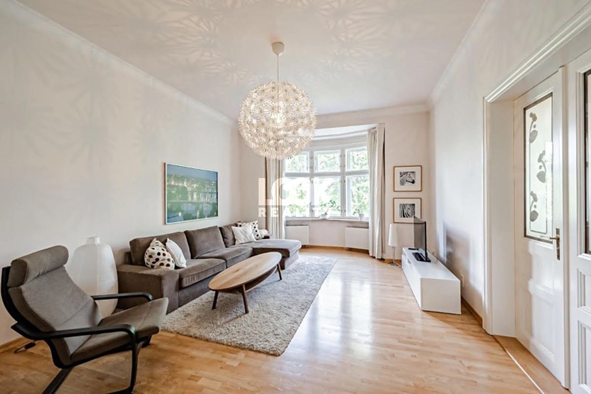 Pronájem bytu 3+1 108 m², Praha – fotka 1 z 3