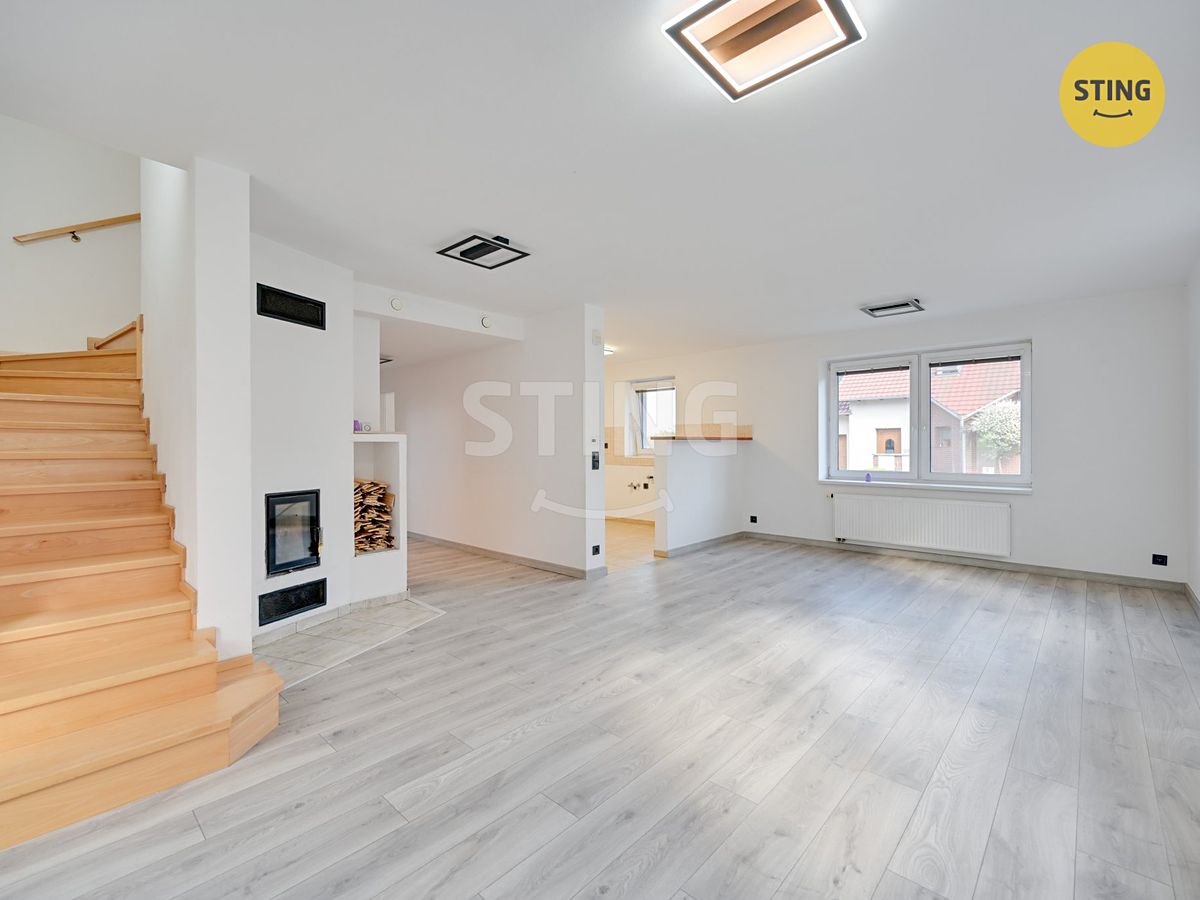 Prodej rodinného domu 168 m², pozemek 552 m² – fotografie 3
