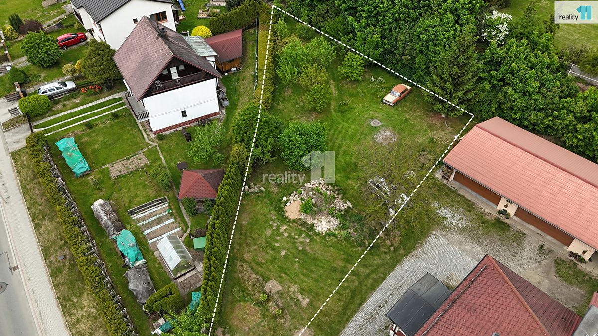 Prodej stavebního pozemku 1096 m² – fotografie 2