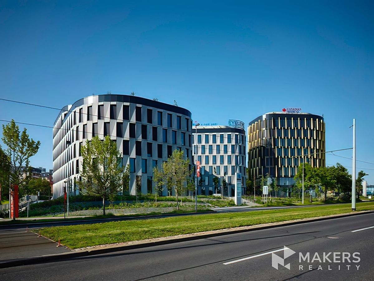 Pronájem kanceláře 447 m² – fotografie 4
