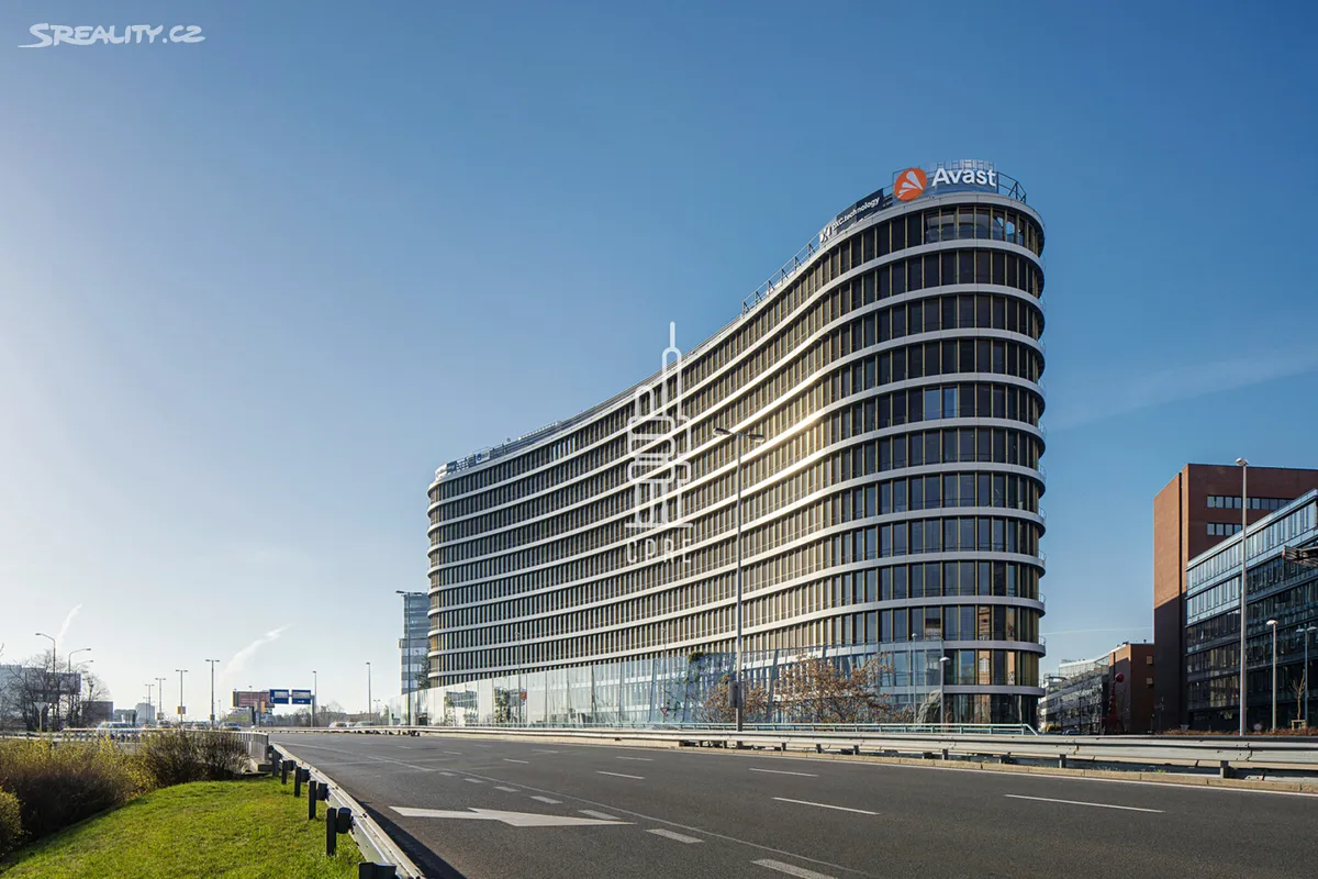 Pronájem kanceláře 525 m², Praha