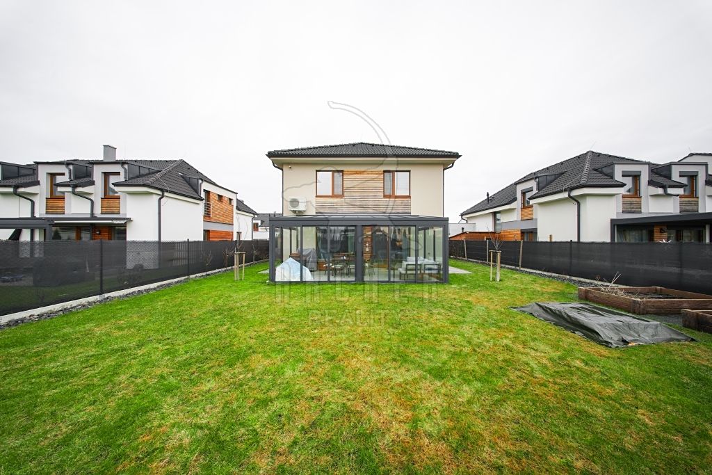 Prodej rodinného domu 168 m², pozemek 472 m² – fotografie 3