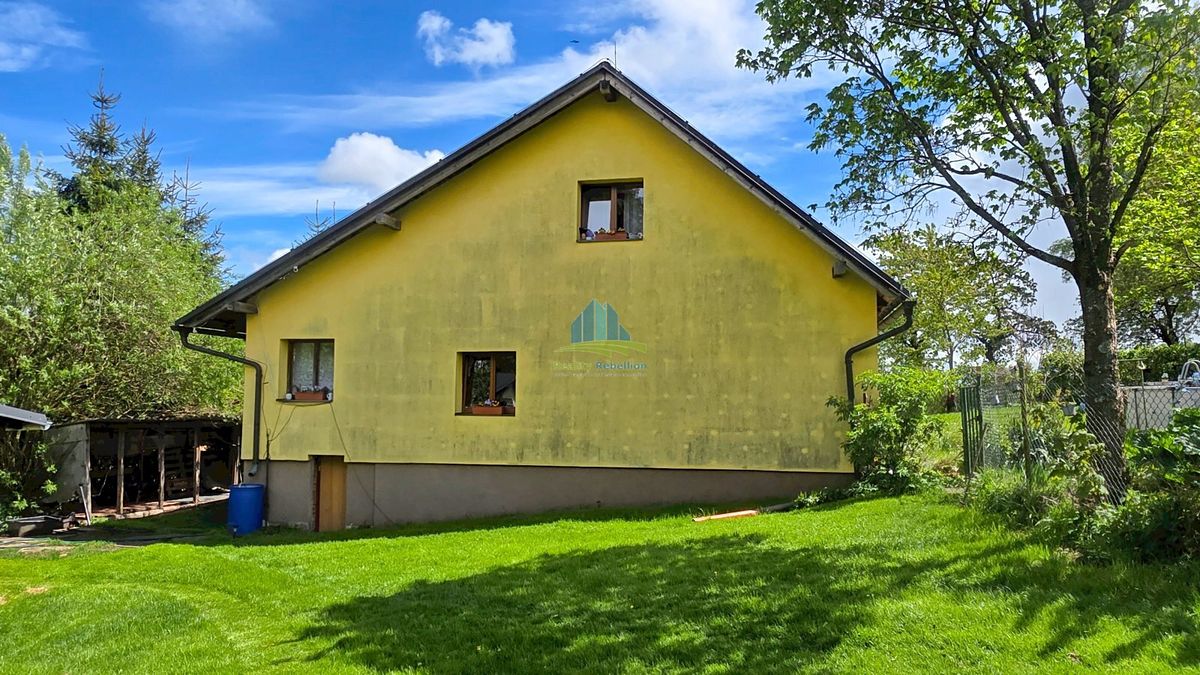 Prodej vícegeneračního domu 245 m², pozemek 2131 m² – fotografie 3