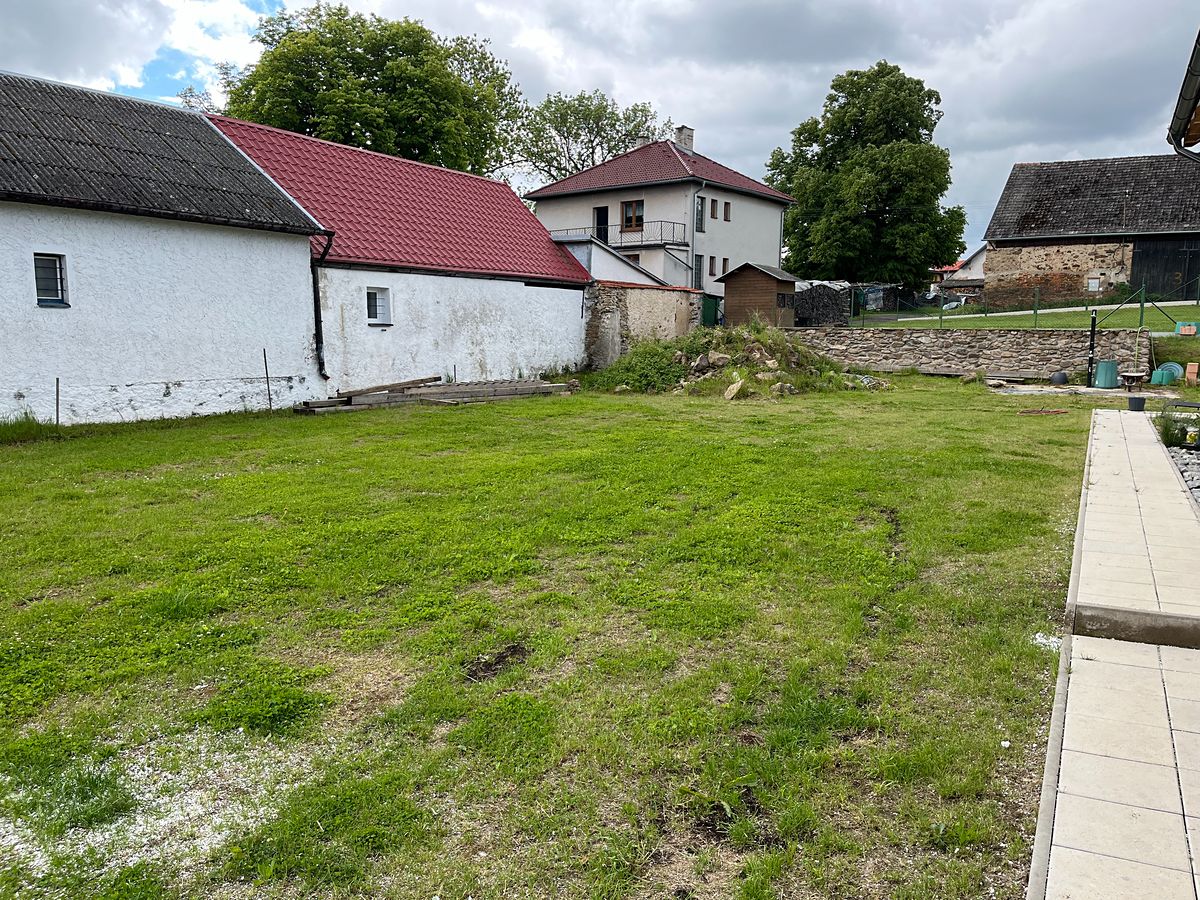 Prodej stavebního pozemku 835 m² – fotografie 2