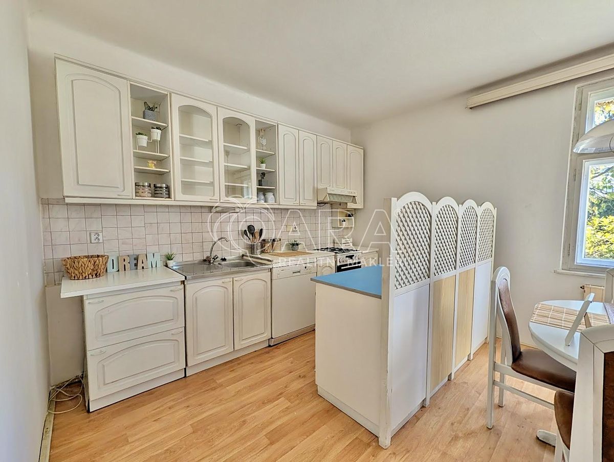 Prodej rodinného domu 122 m², pozemek 523 m² – fotografie 2
