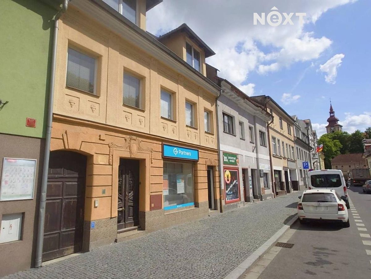 Prodej vícegeneračního domu 470 m², pozemek 439 m²