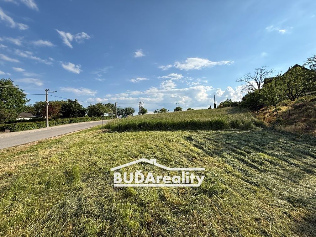 Prodej stavebního pozemku 1408 m² – fotografie 3