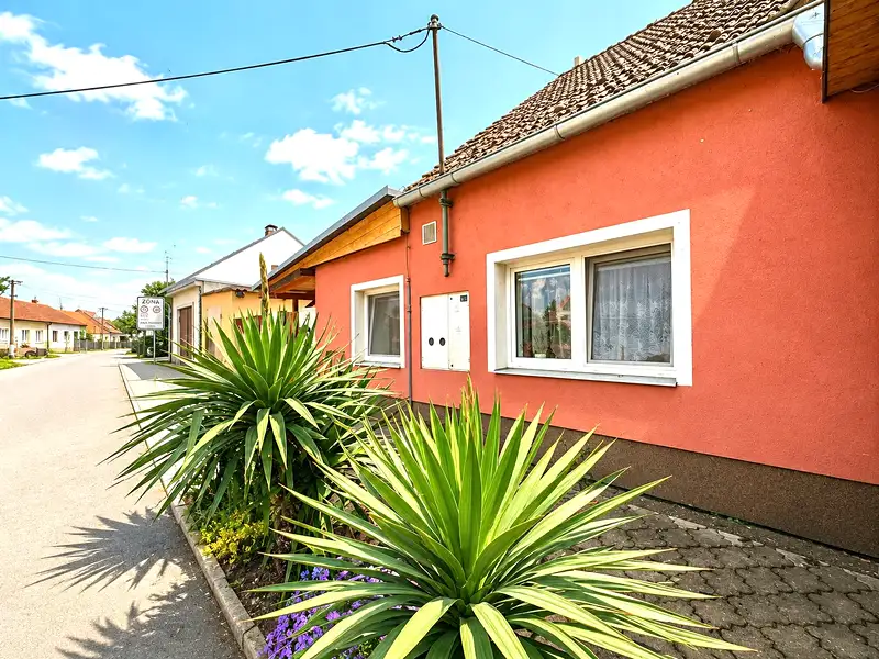 Prodej restaurace 168 m², Strachotín – náhled fotky 2