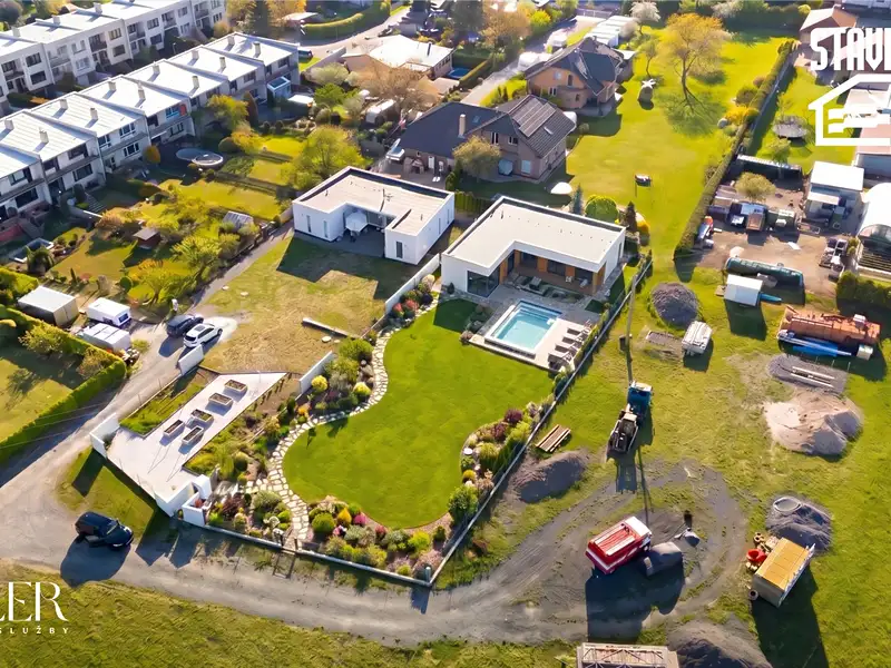 Prodej rodinného domu 102 m², pozemek 1309 m², Holice – náhled fotky 2