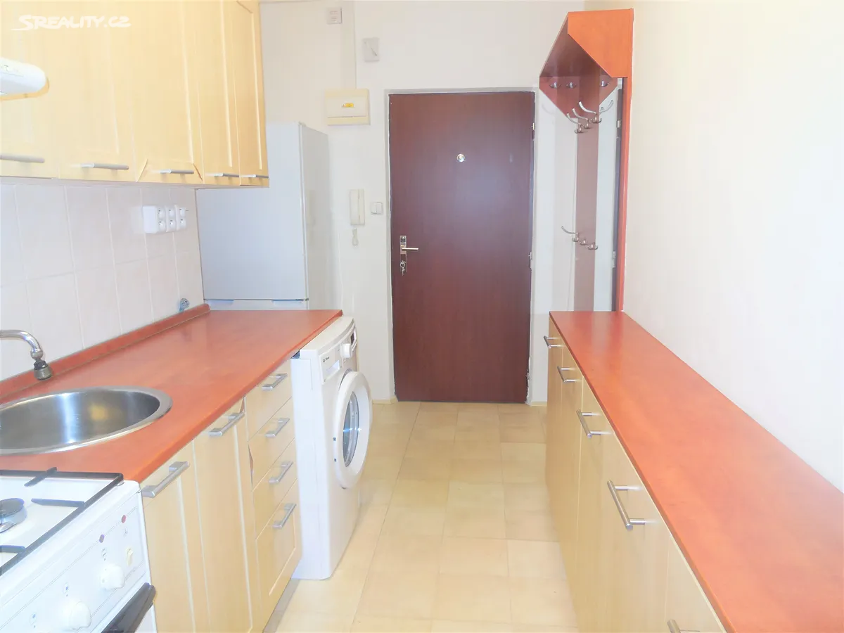 Pronájem bytu 1+kk 35 m² – pohled 2