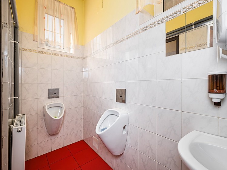 Комерційне приміщення на продаж, 500 м² (42 з 57)