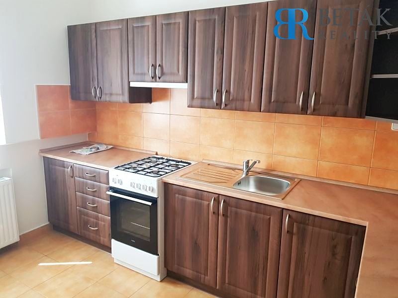 Pronájem bytu 2+1 72 m² – fotografie 2