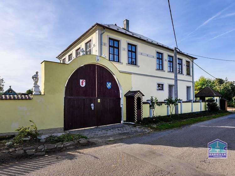 Haus zum Kauf, 310 m² (2 von 34)