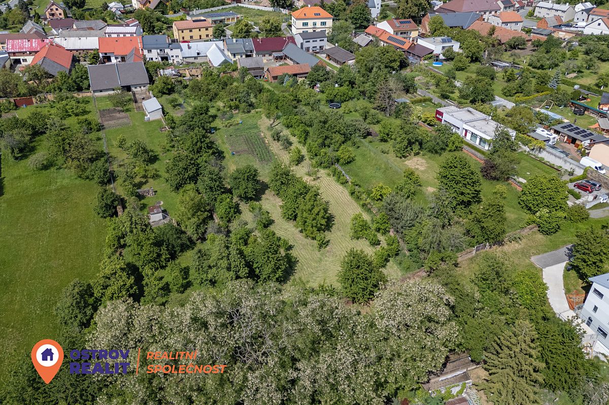 Prodej stavebního pozemku 1000 m² – fotografie 2