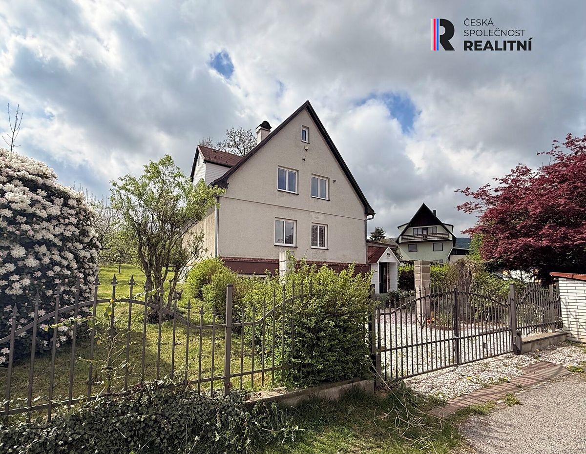 Prodej rodinného domu 180 m², pozemek 1281 m²
