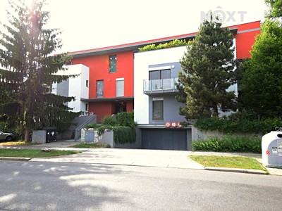 Prodej garážového stání 14 m²