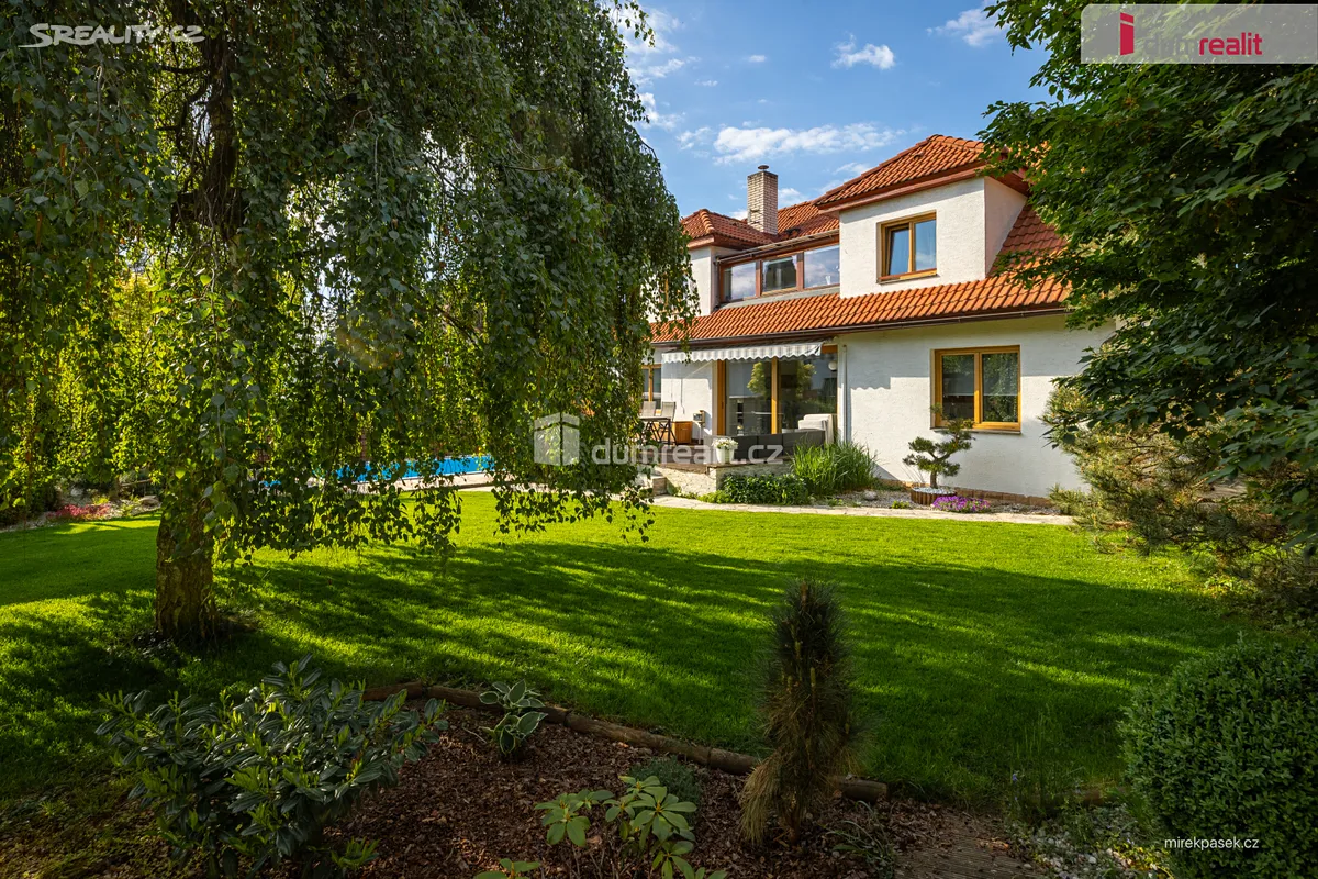 Prodej vily 300 m², pozemek 726 m², Říčany