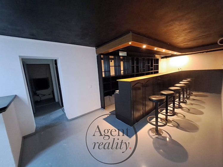 Комерційне приміщення в оренду, 180 м² (4 з 30)