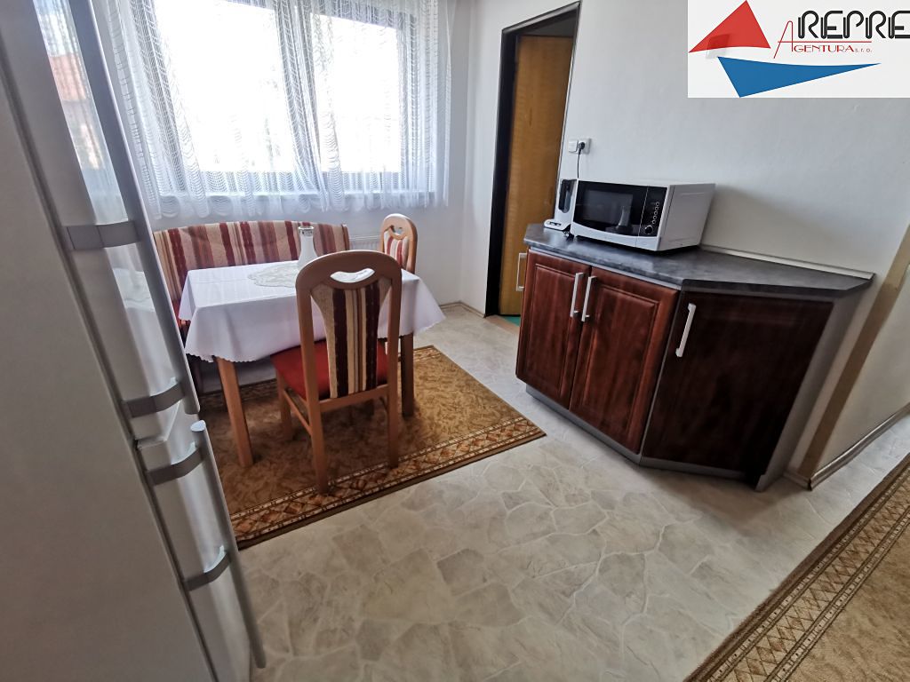 Prodej rodinného domu 350 m², pozemek 694 m² – fotografie 5