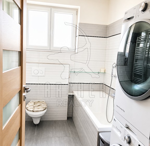 Prodej bytu 3+kk, 85 m² (2 z 14)