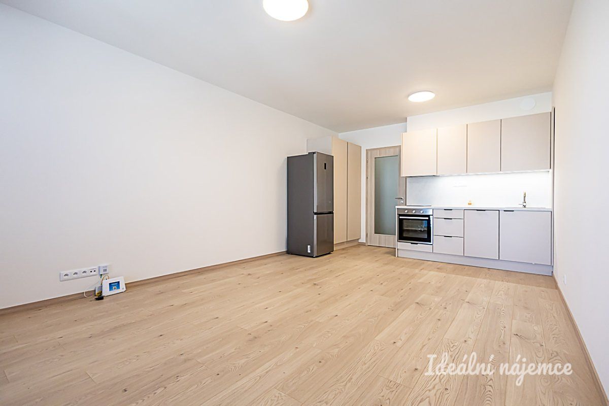 Pronájem bytu 1+kk 35 m²