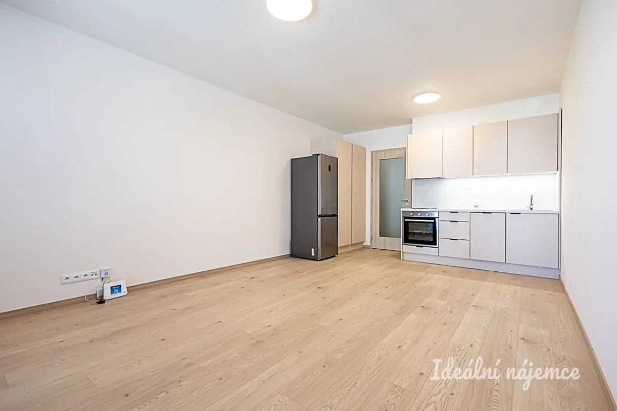 Pronájem bytu 1+kk 35 m²