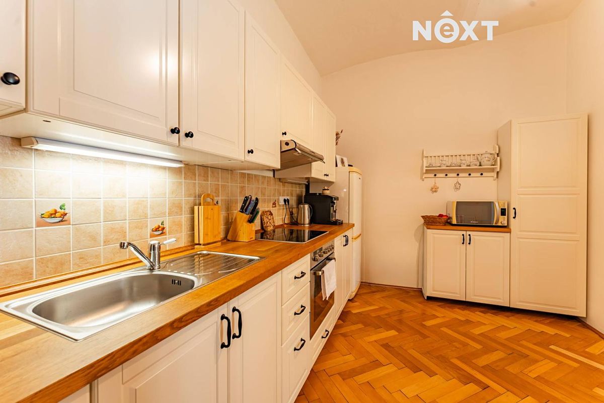 Prodej rodinného domu 267 m², pozemek 918 m² – fotografie 5