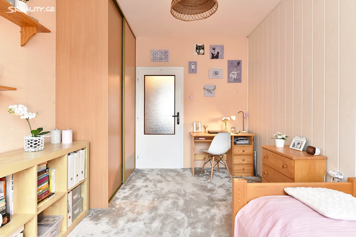 Pronájem bytu 4+kk 80 m² - Więcej