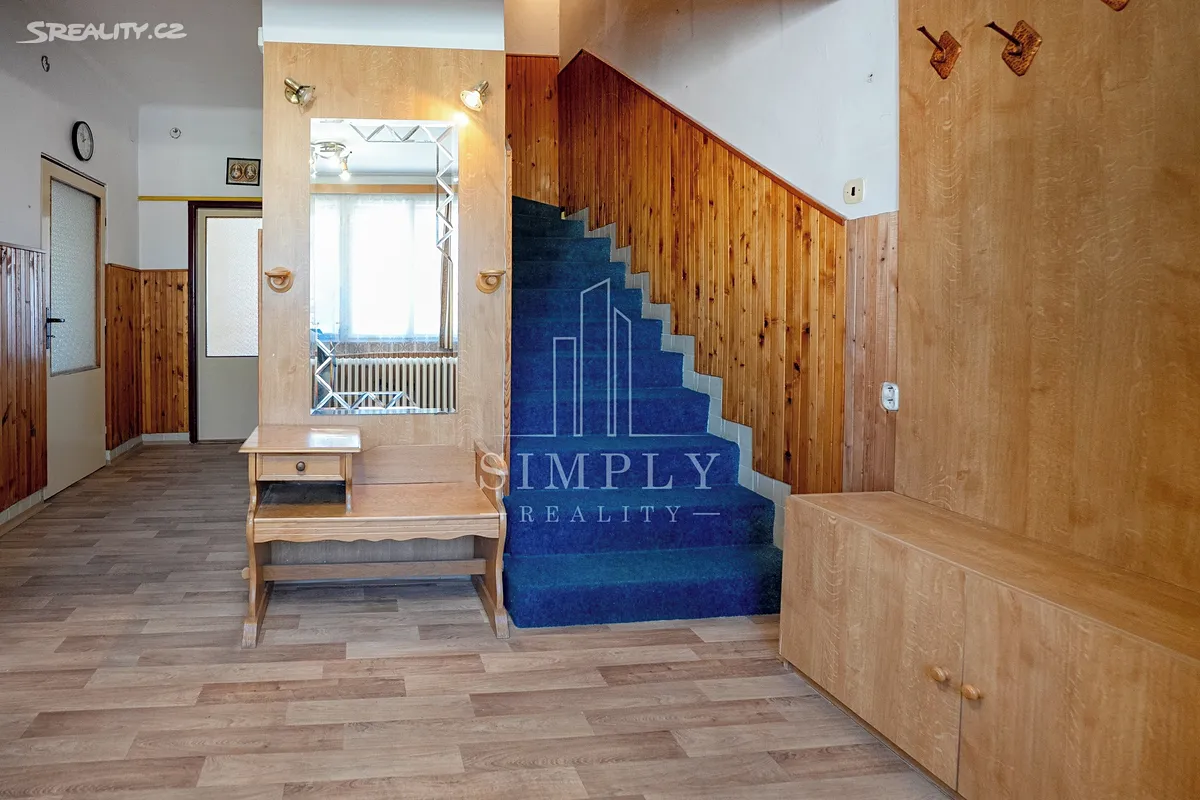 Prodej rodinného domu 200 m², pozemek 753 m² – pohled 5