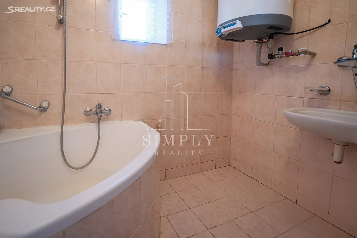 Prodej rodinného domu 200 m², pozemek 753 m² – další