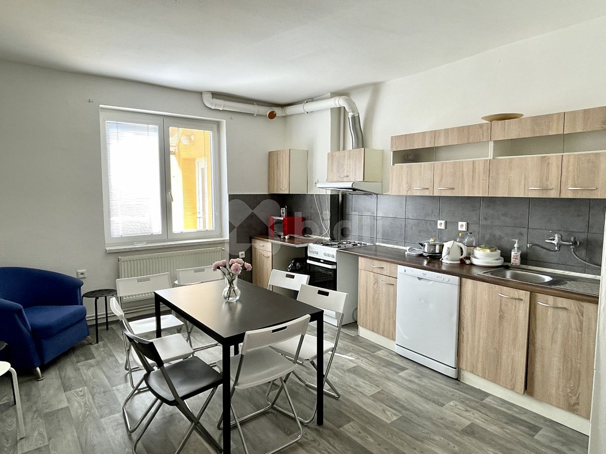 Pronájem bytu 1+kk 19 m² – fotografie 2