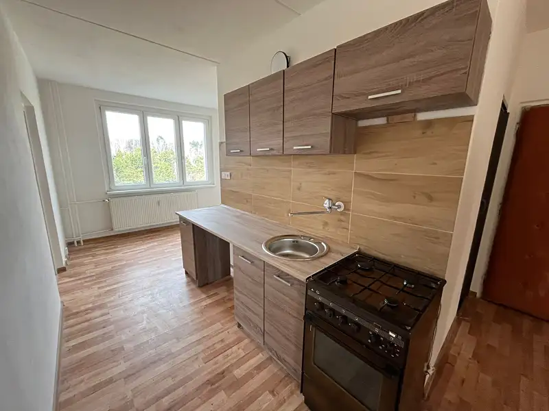 Prodej bytu 3+1 76 m², Chomutov – náhled fotky 2