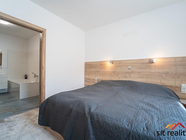 Prodej domu, 240 m² (21 z 52)