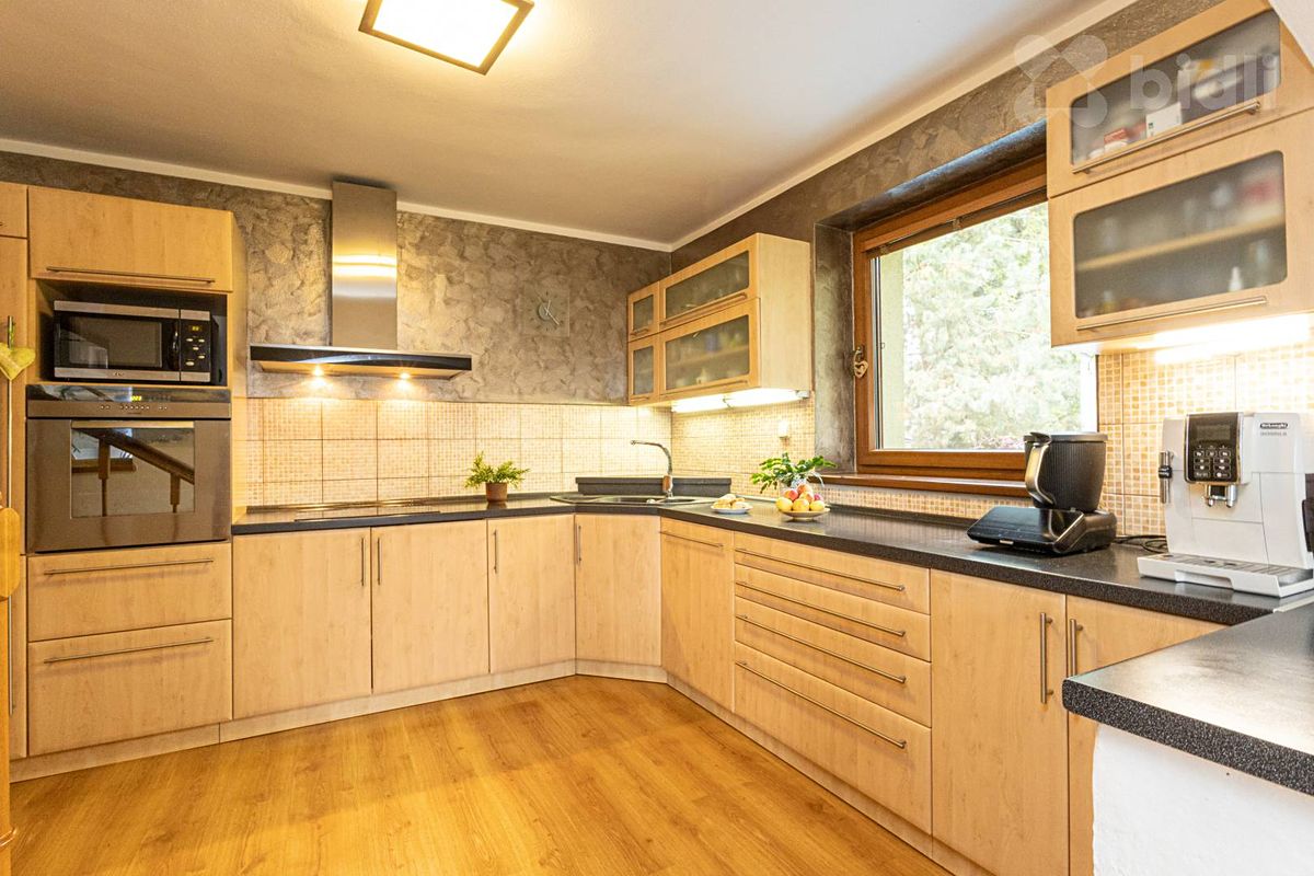 Prodej rodinného domu 170 m², pozemek 403 m² – fotografie 2