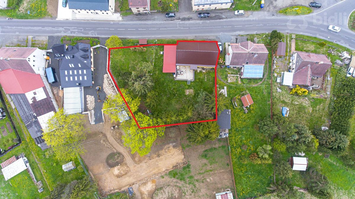 Prodej rodinného domu 200 m², pozemek 1170 m² – fotografie 2