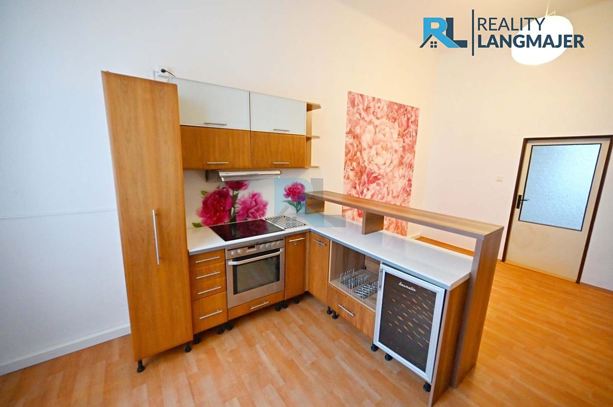 Pronájem bytu 2+1 87 m²