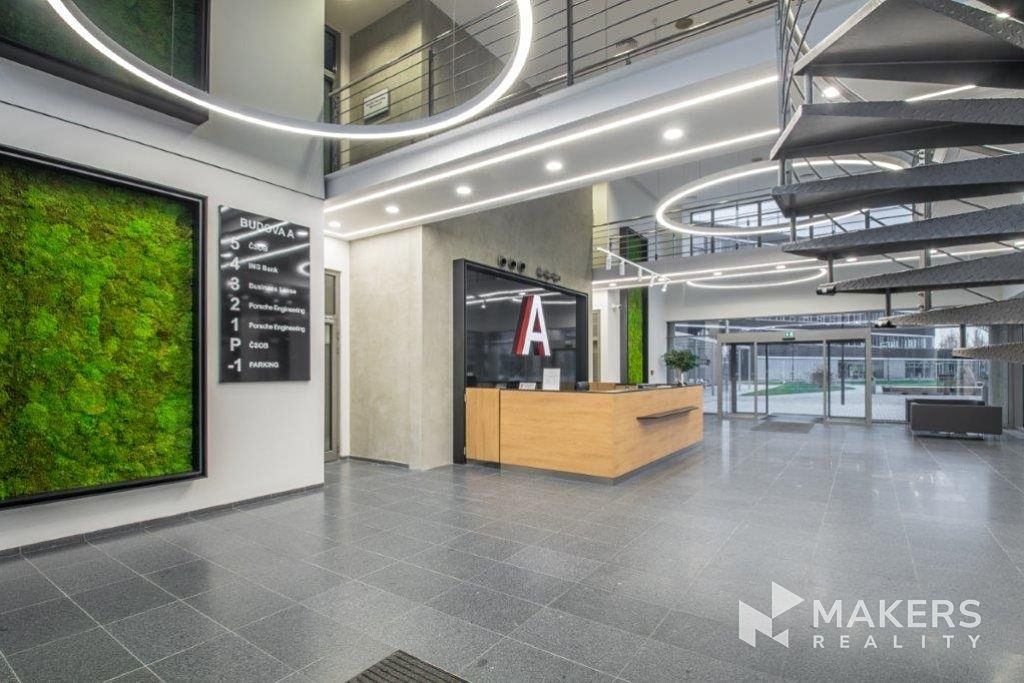 Pronájem kanceláře 1261 m² – fotografie 3