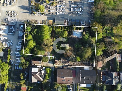 Prodej  stavebního pozemku 1 976 m²