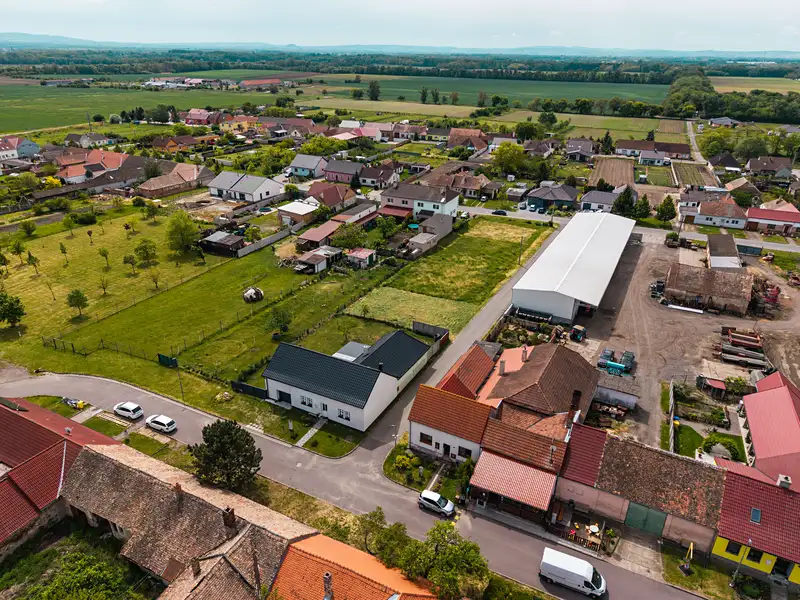 Prodej stavebního pozemku 617 m², Hrabětice – náhled fotky 1