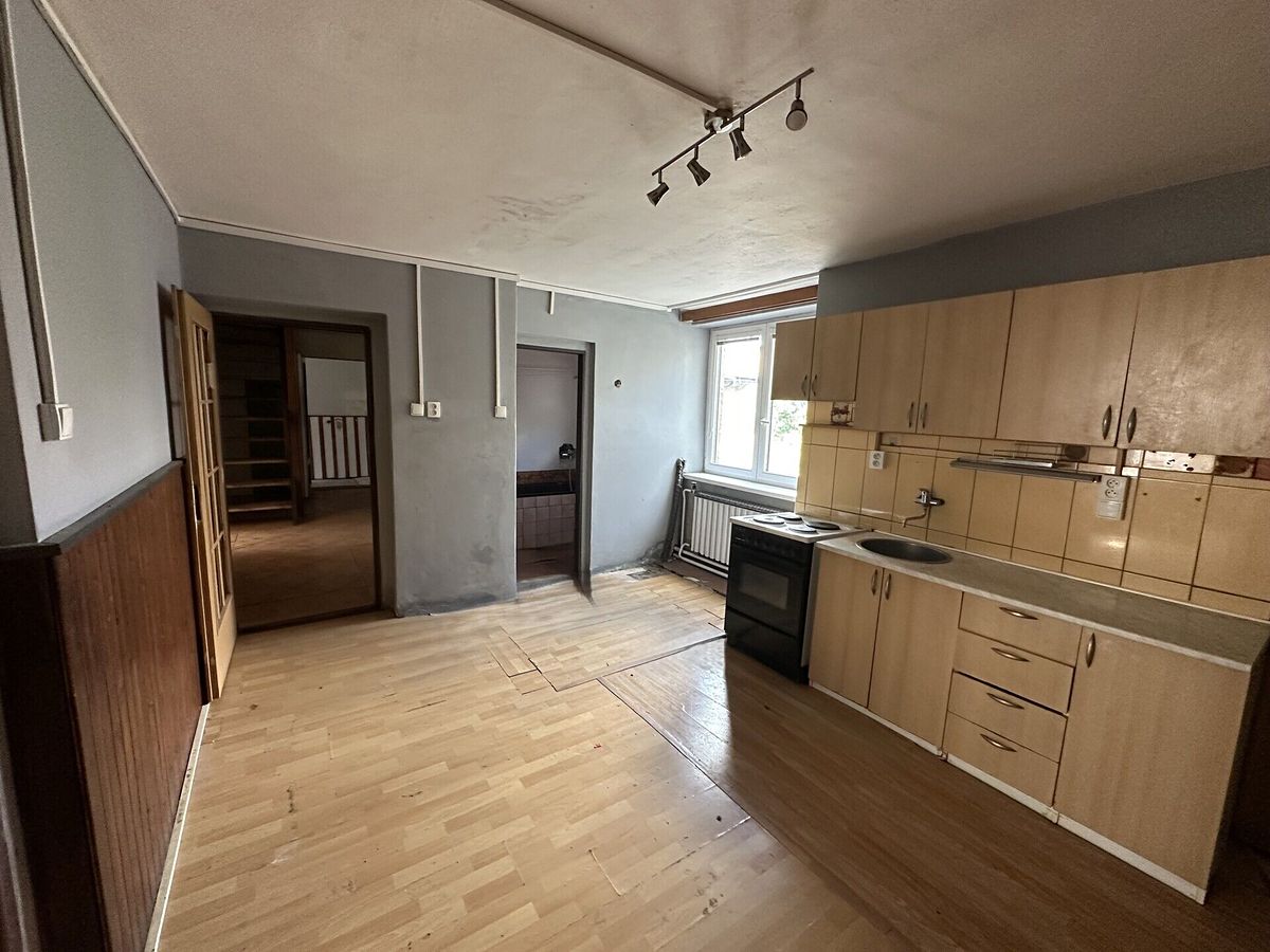 Prodej rodinného domu 201 m², pozemek 368 m² – fotografie 4