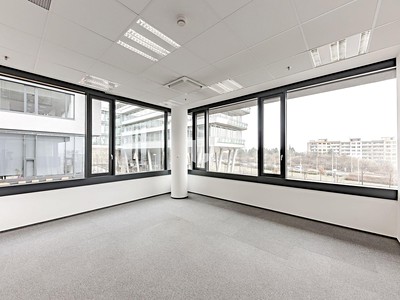 Pronájem kanceláře 2 370 m² — photo 3